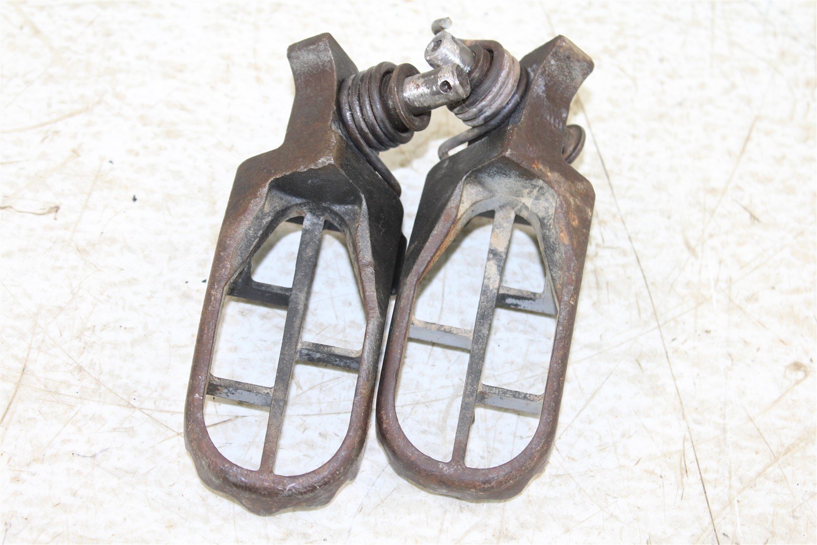 2003 Suzuki RM 125 Foot Pegs Set Hardware Springs Rests