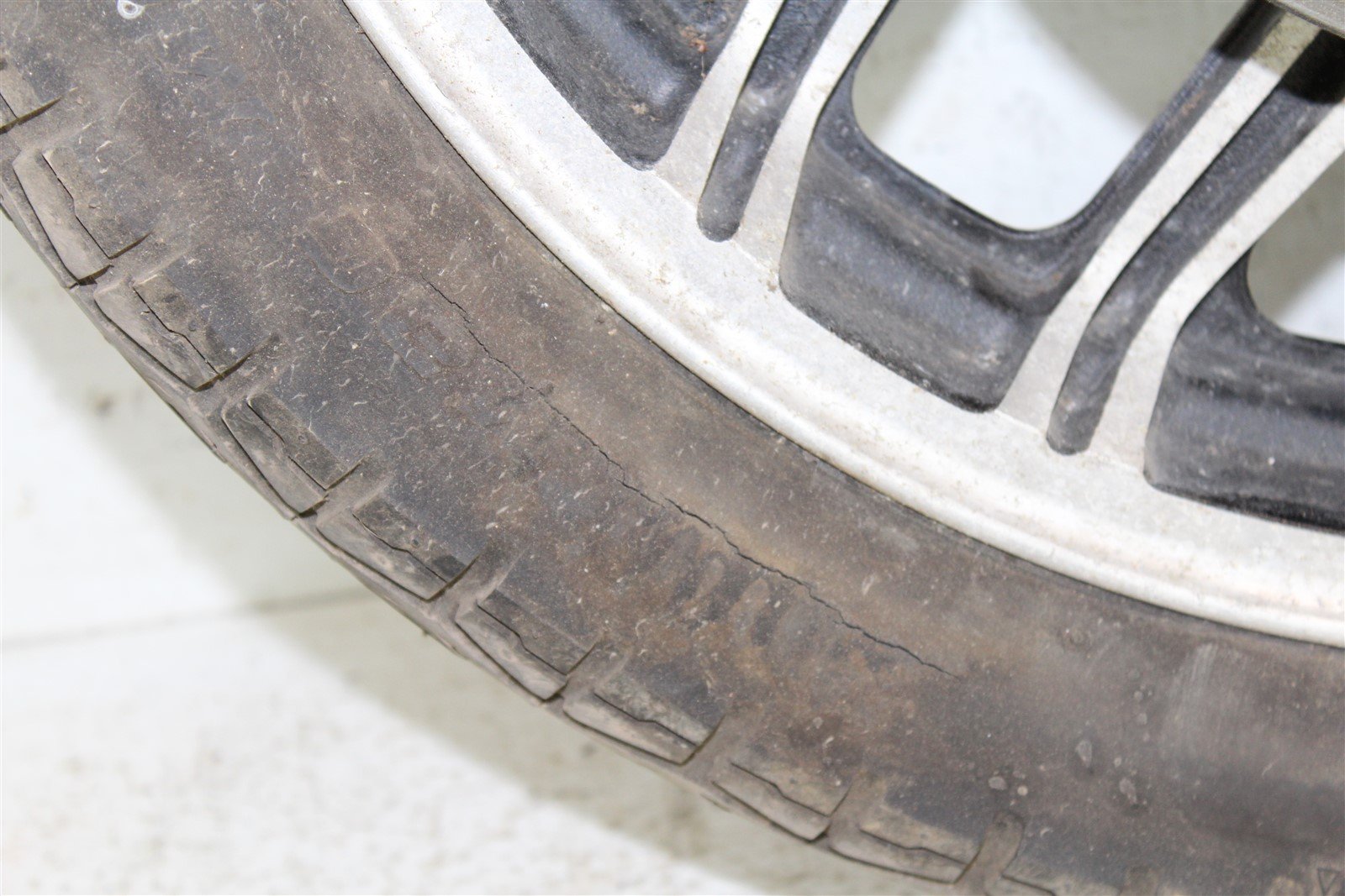 1982 Honda V45 Sabre VF750S Front Wheel Rim w/ Brake Rotors