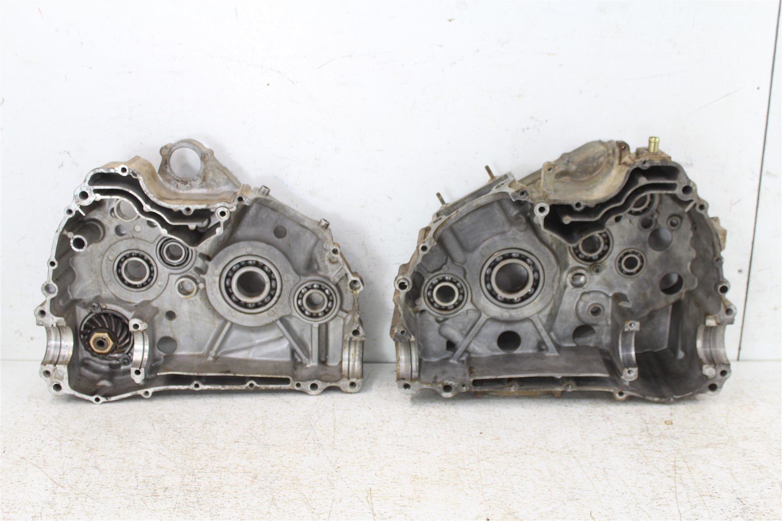 2002 Arctic Cat 400 4x4 Manual Engine Cases Crankcase Left Right