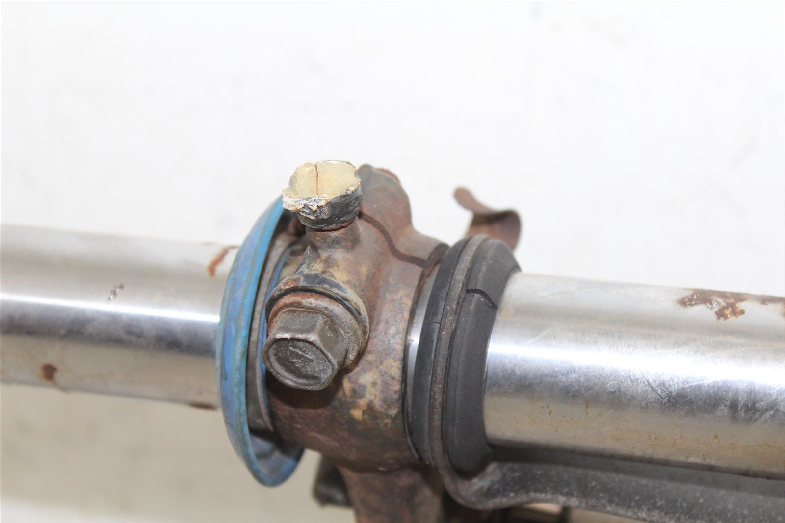 1986 Suzuki SP 200 Fork Tubes Front Suspension Triple Clamps