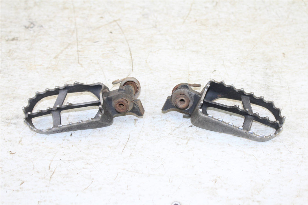 1999 Yamaha YZ 400F Foot Pegs Set Hardware Springs Rests