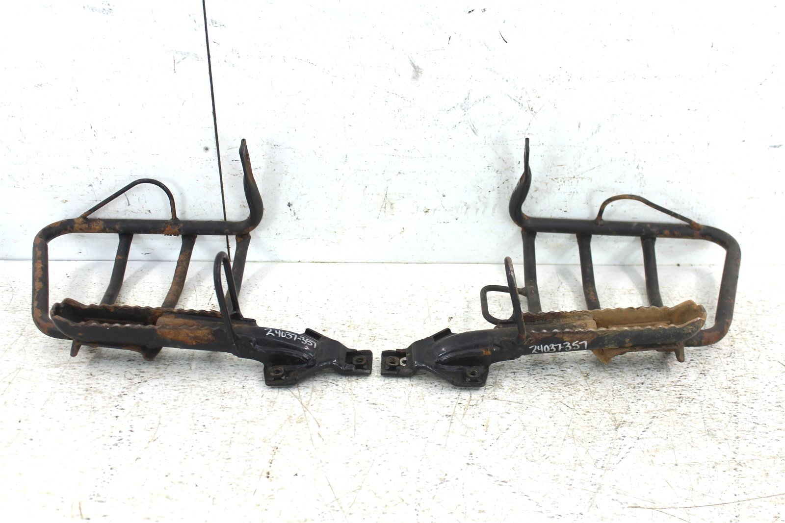 2005 Kawasaki Bayou 250 Foot Pegs Rests Set Heel Guards Frames