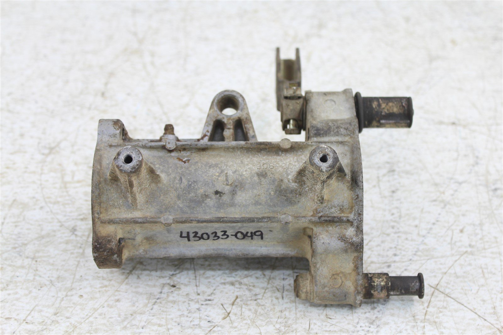 1984 Suzuki Quadrunner LT 125 Axle Carrier Housing Bearing