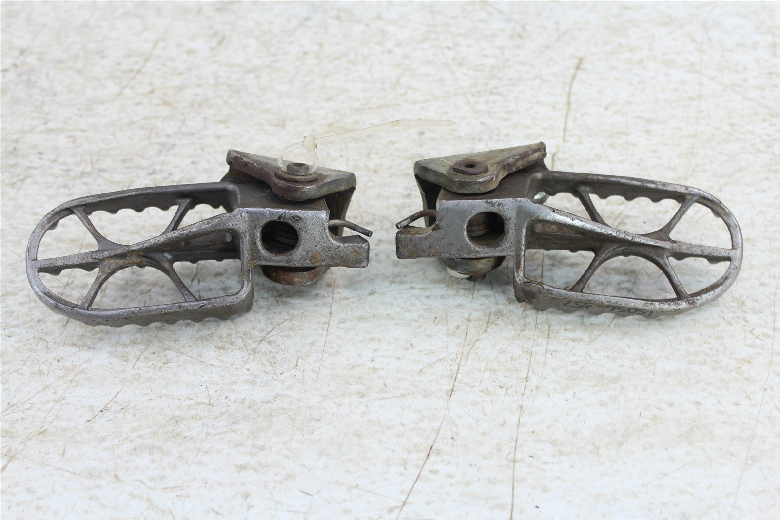 2012 Honda CRF 450R Foot Pegs Set Hardware Springs Rests