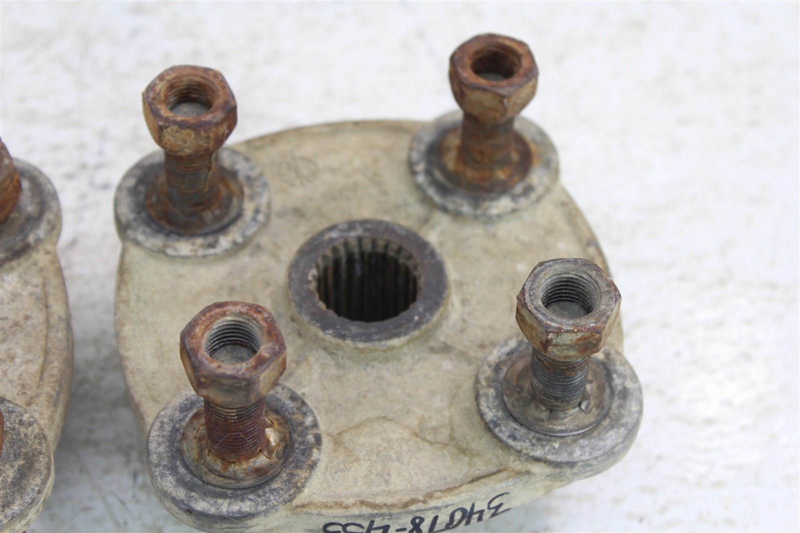 1995 Polaris Xplorer 400 4x4 Rear Hubs Wheel Mounts