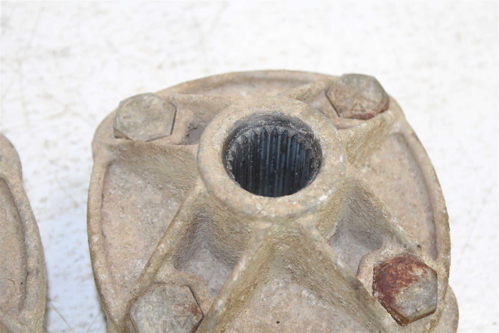 1996 Polaris Xplorer 300 4x4 Rear Hubs Set Wheel Mounts
