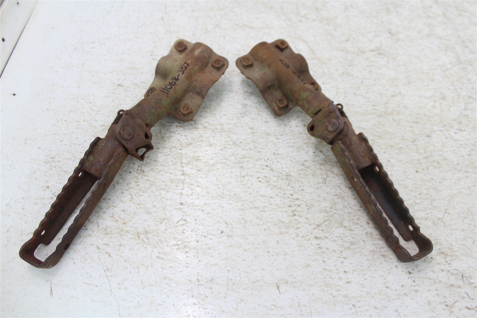 1984 Honda ATC 200S Foot Pegs Rests Set Left Right