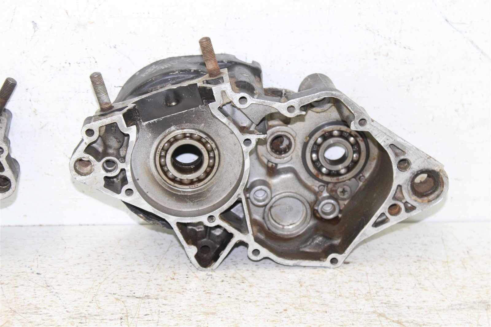 1981 Yamaha YZ 125 Engine Cases Crankcase Motor Left Right