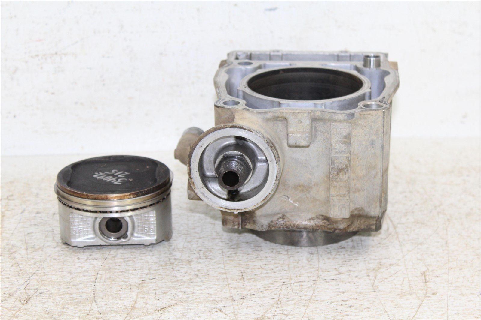 2005 Polaris Scrambler 500 Engine Cylinder Jug w/ Piston