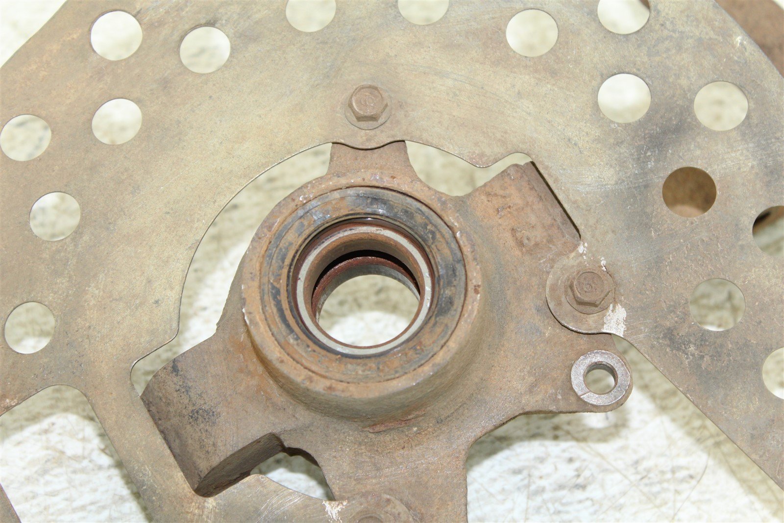 1998 Yamaha Grizzly 600 Front Right Spindle Knuckle