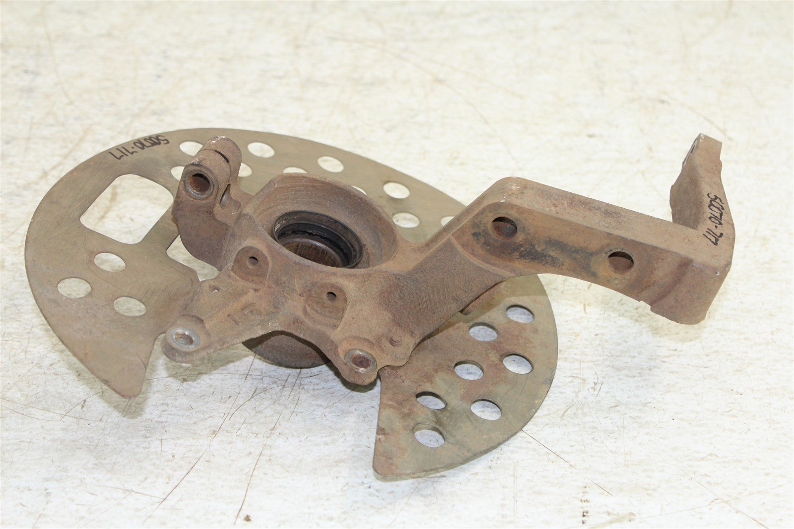 1998 Yamaha Grizzly 600 Front Left Spindle Knuckle