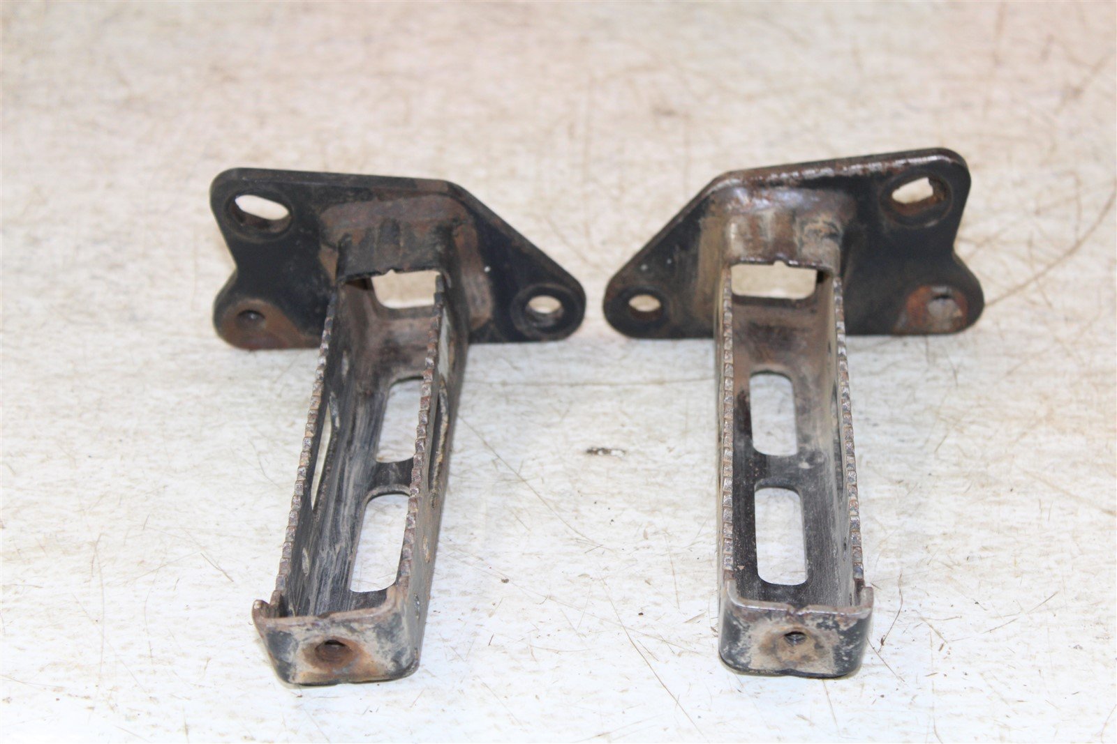 2008 Polaris Outlaw 525 IRS Foot Pegs Rests Set Left Right