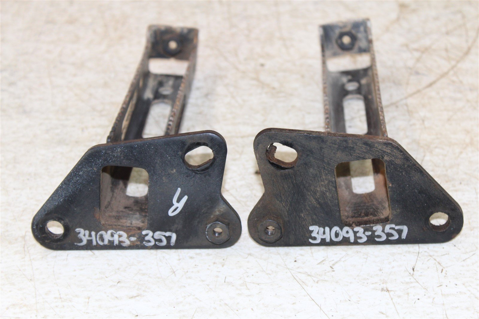 2008 Polaris Outlaw 525 IRS Foot Pegs Rests Set Left Right