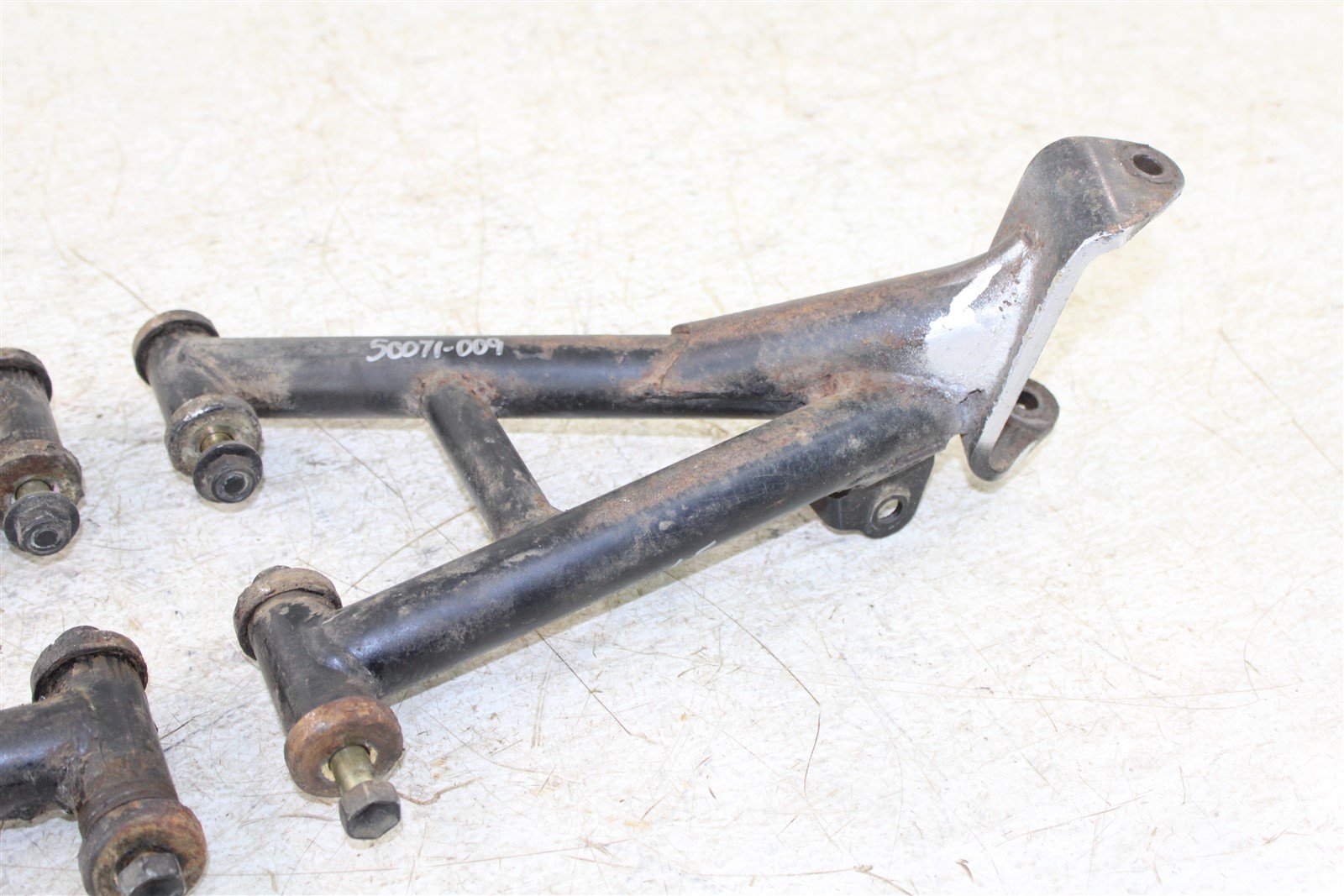1986 Yamaha Moto 4 225 Front Control A Arms Left Right