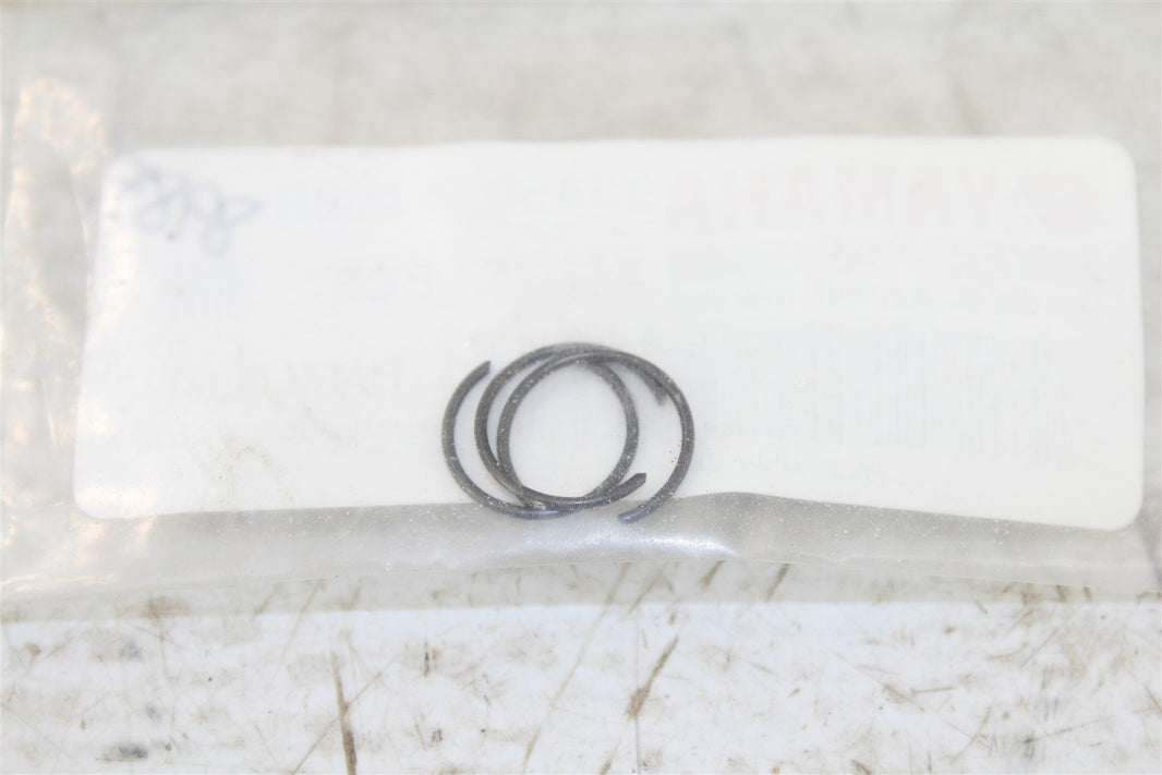 NOS Genuine Yamaha Inner Circlip 1985-2016 XV250 XC125 YJ125 93450-14088-00 QTY3