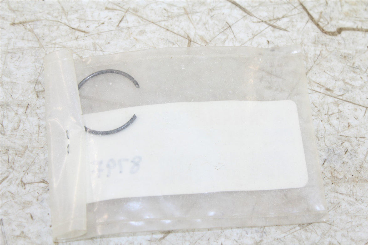 NOS Genuine Yamaha Inner Circlip 93450-24028-00 NEW NOS