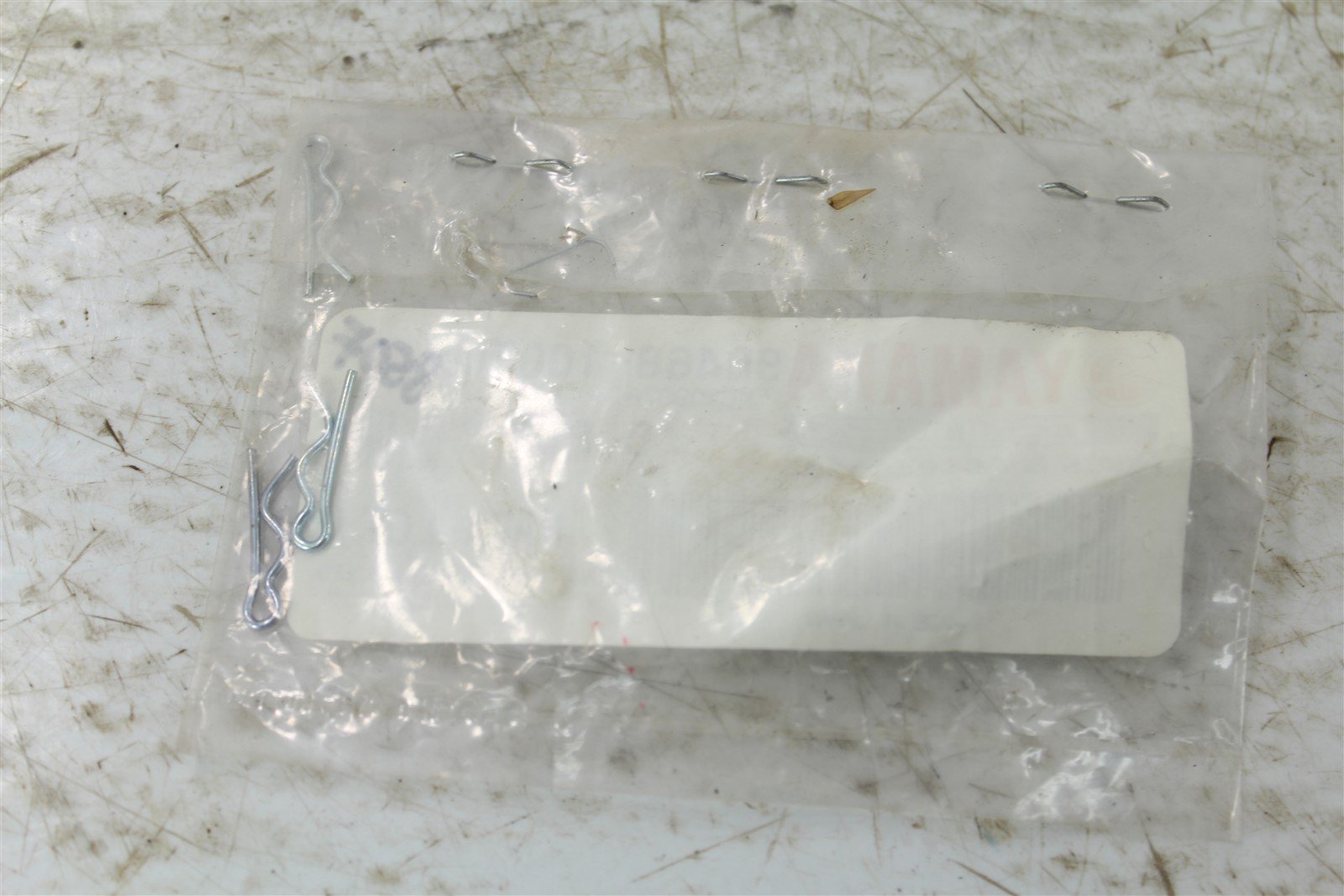 NOS GENUINE Yamaha Clip AS2C DT50 AT1M AT2 CS3C DT1 90468-10050 NEW OEM QTY:2