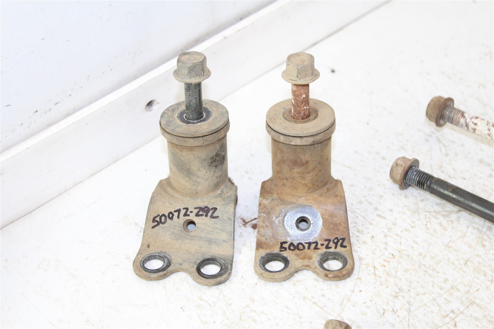 2000 Yamaha Kodiak 400 4x4 Engine Mounts Motor Brackets