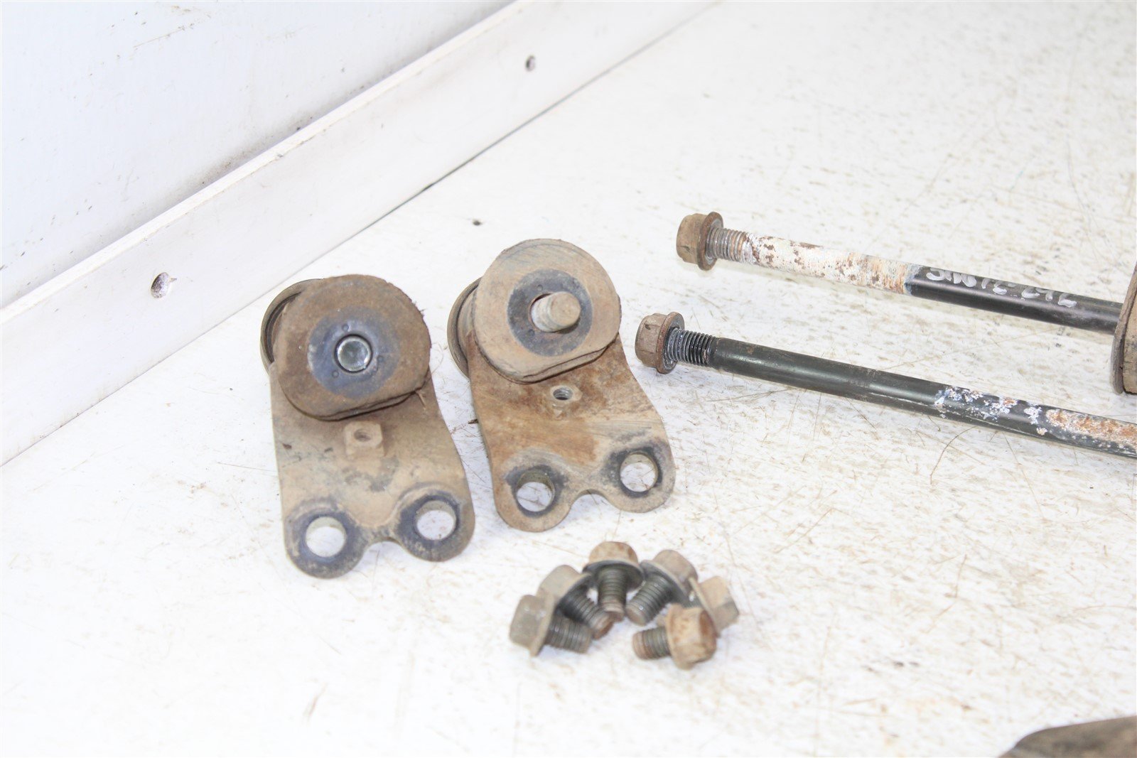 2000 Yamaha Kodiak 400 4x4 Engine Mounts Motor Brackets