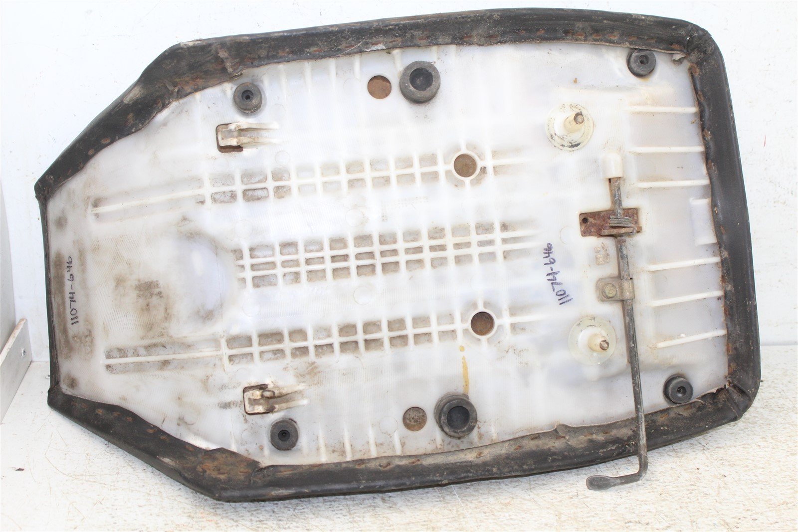 1999 Honda Foreman TRX 450S Seat