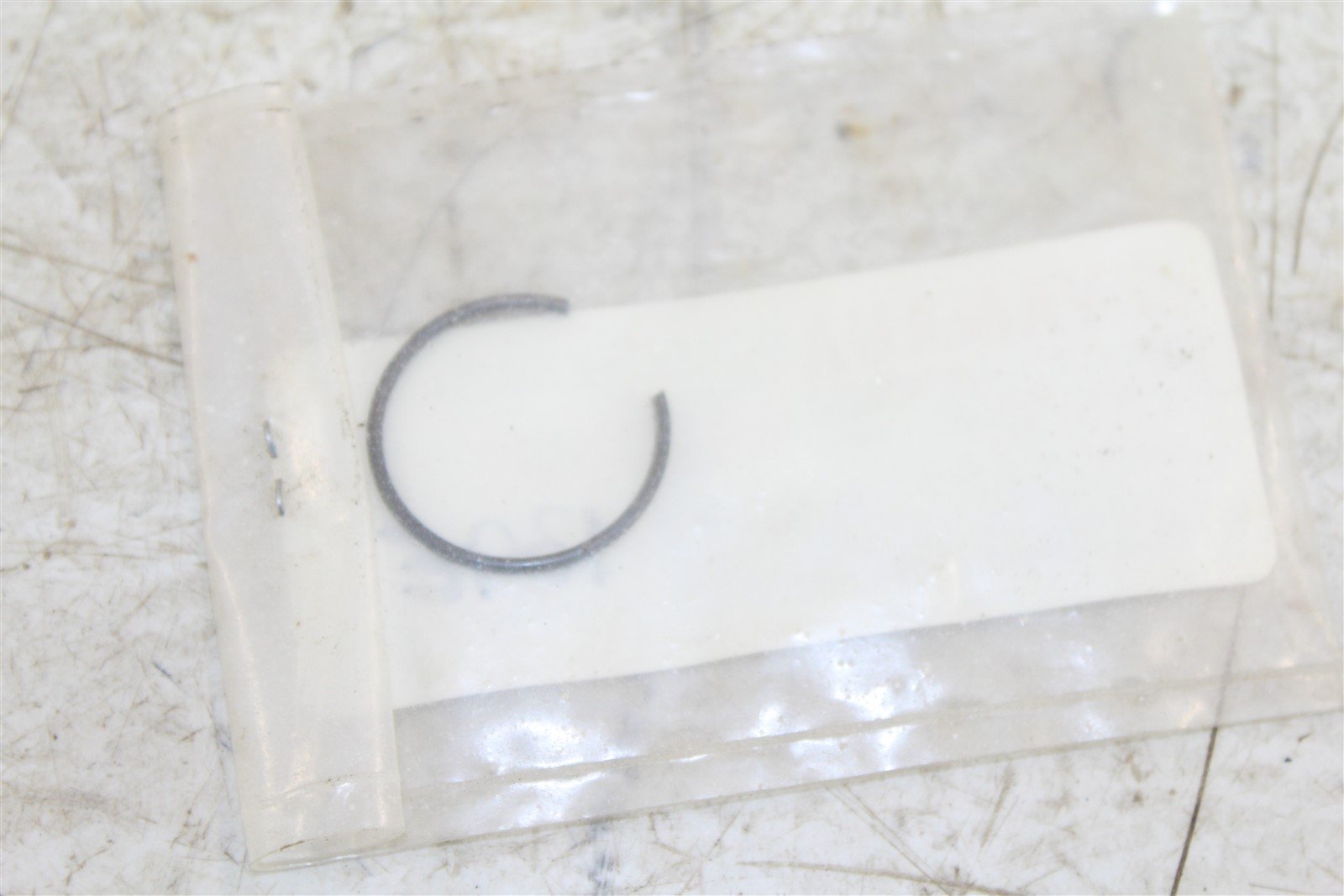 NOS Genuine Yamaha Inner Circlip 93450-24028-00 NEW NOS