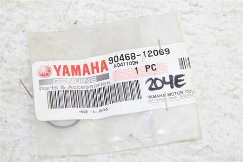 NOS Genuine Yamaha Piston Circlip WR250 FZR FZS 600 1000 FZ1 FAZER 90468-12069