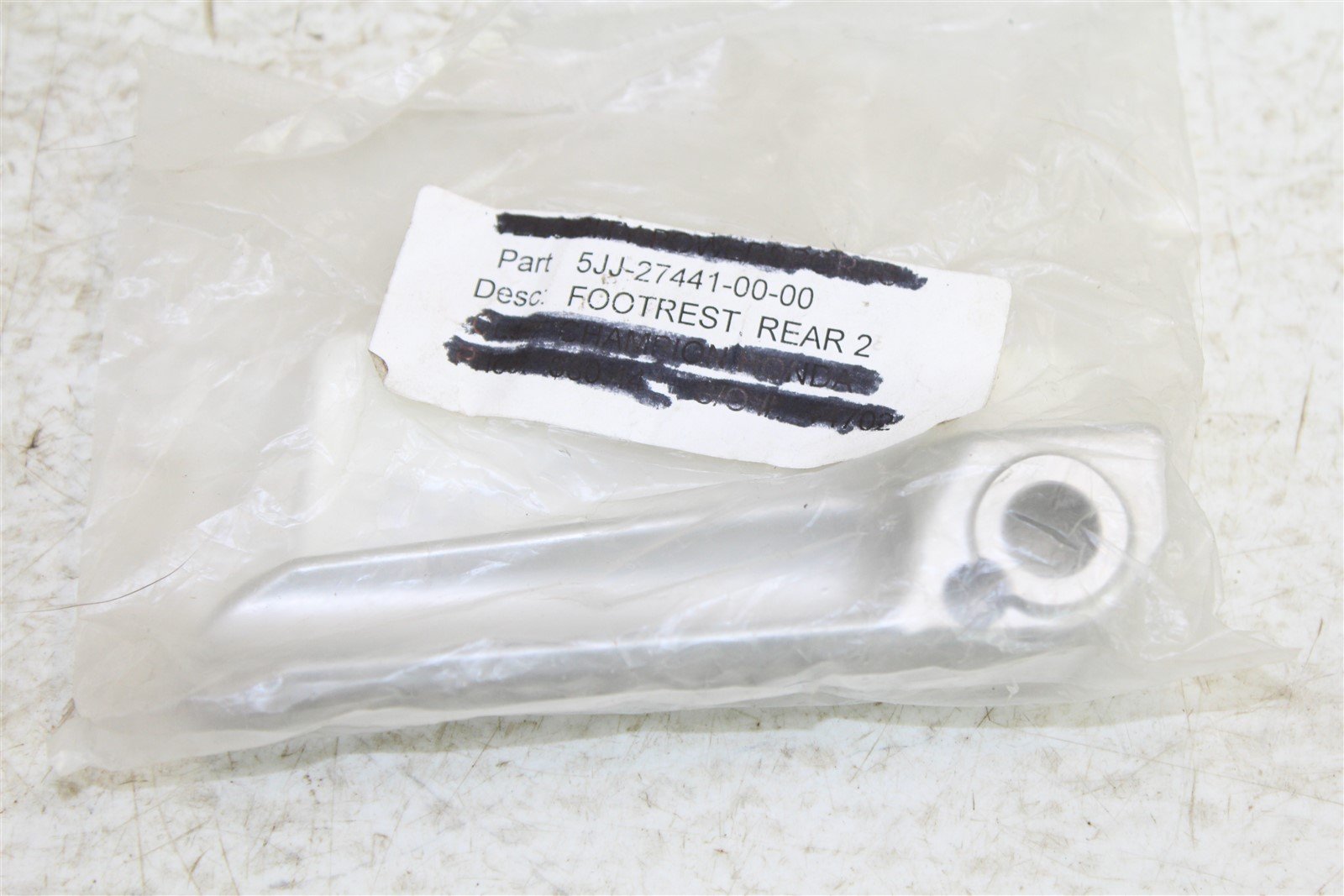 NOS Genuine Yamaha Rear Foot Peg Footrest YZF R1 R6 NEW OEM 5JJ-27441-10-00